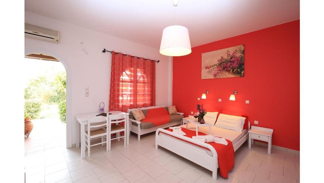 Athina Apartments Stoúpa エクステリア 写真