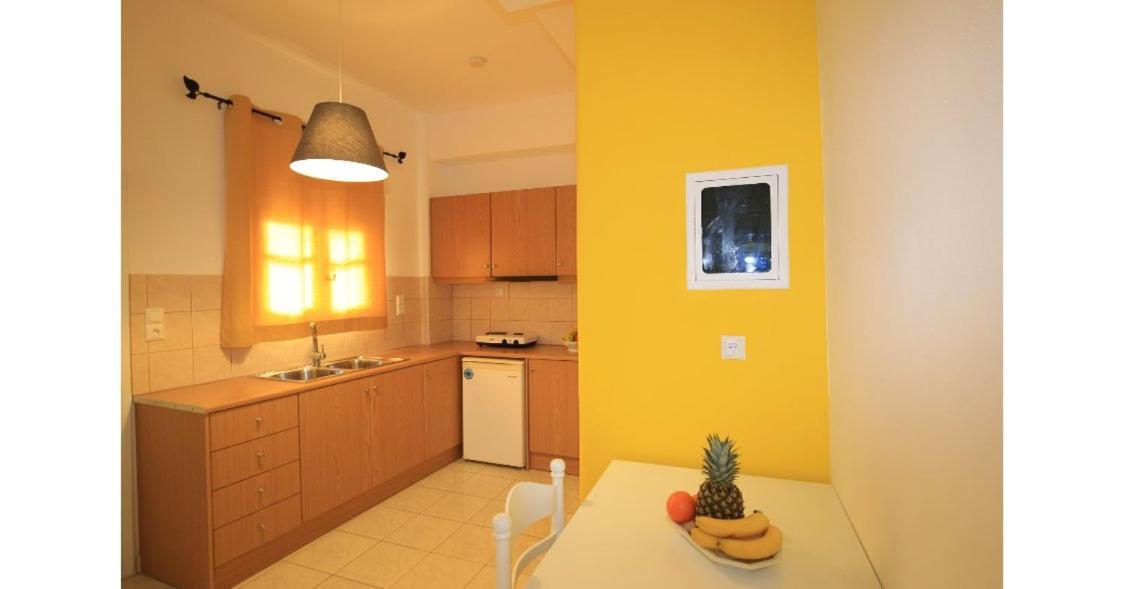 Athina Apartments Stoúpa エクステリア 写真