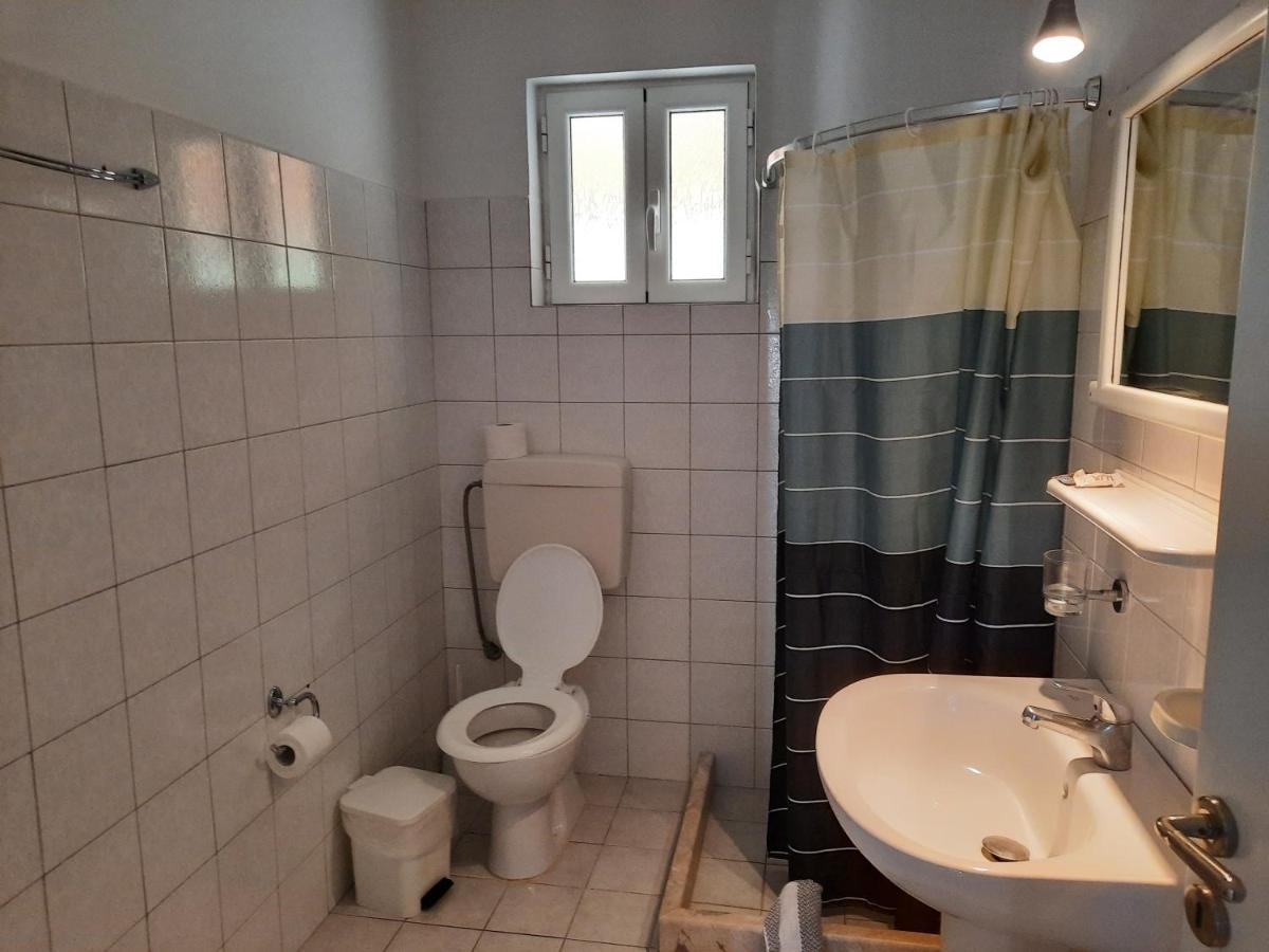 Athina Apartments Stoúpa エクステリア 写真