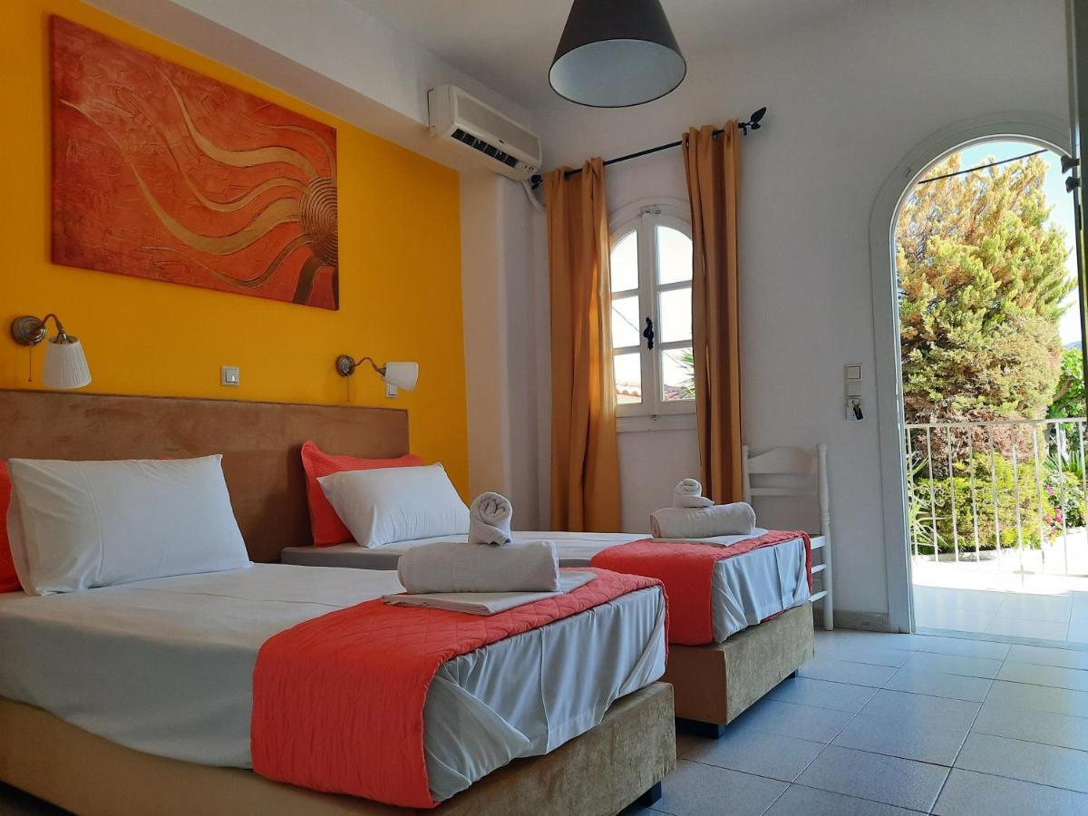 Athina Apartments Stoúpa エクステリア 写真